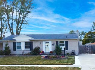 37625 Badger Dr, Sterling Heights, MI 48312