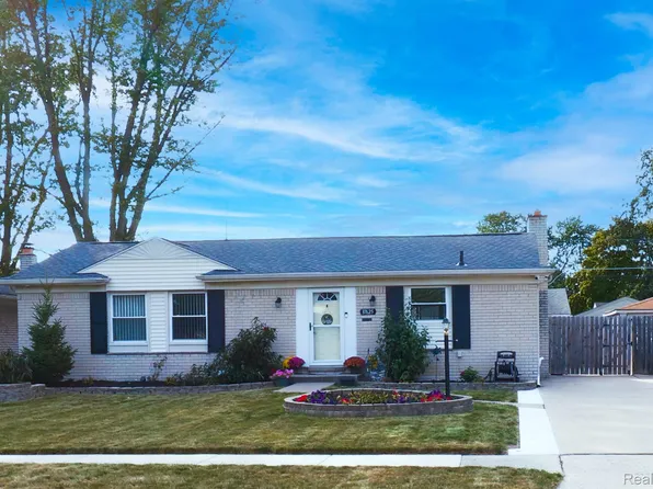 37625 Badger Dr, Sterling Heights, MI 48312