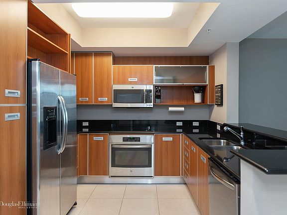 5th image of 410 Evernia St APT 509