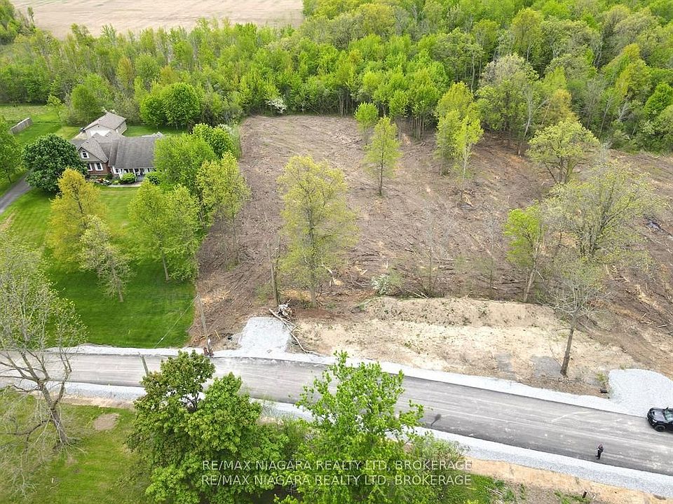 1st image of 2121 Houck Cres