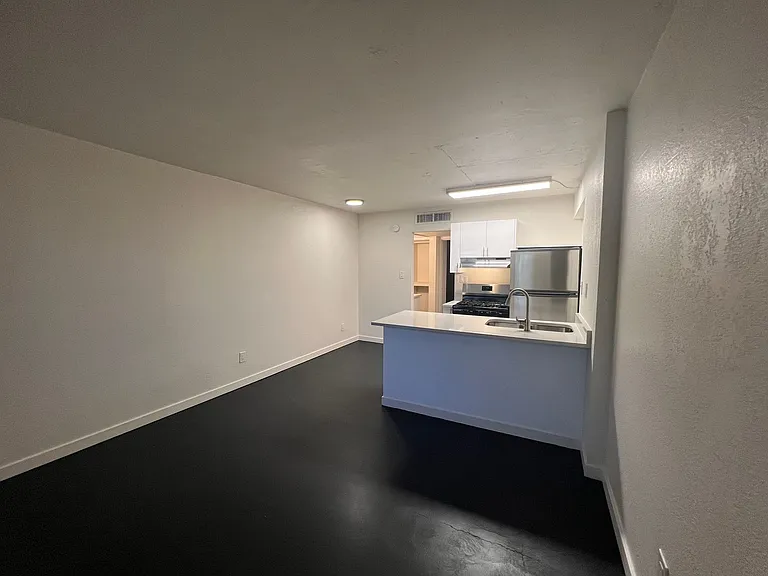 The Loreto Apartments — Photo 27