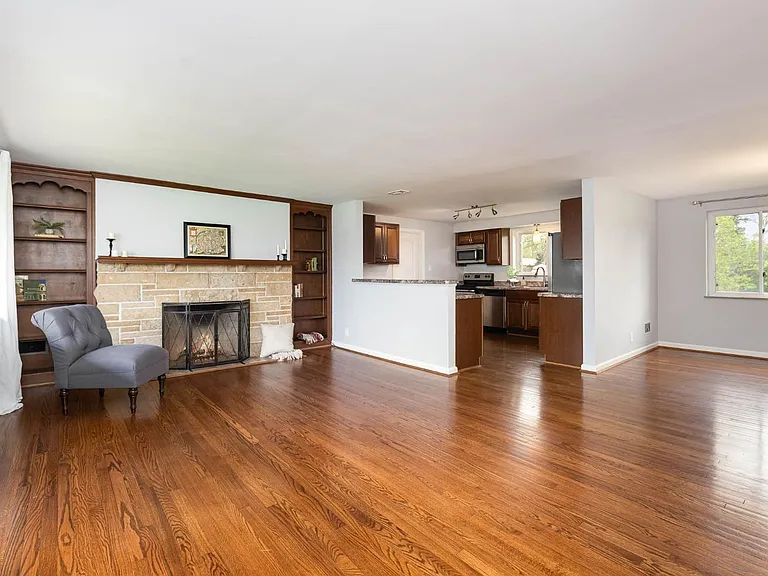 428 Kings Mills Rd — Photo 4