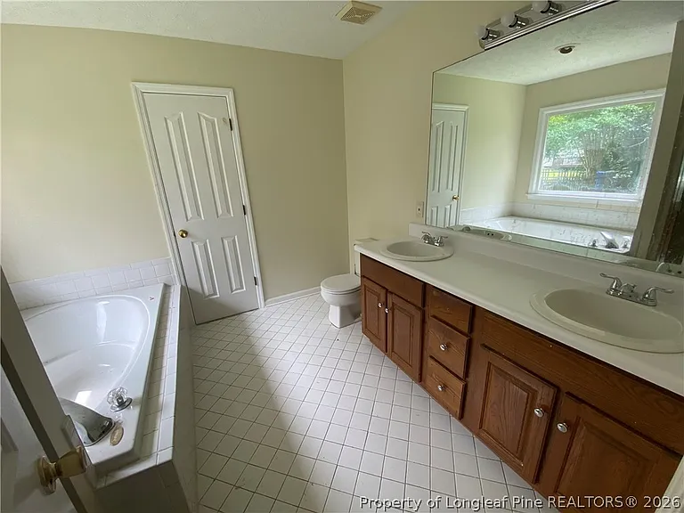 1175 Helmsley Dr — Photo 16