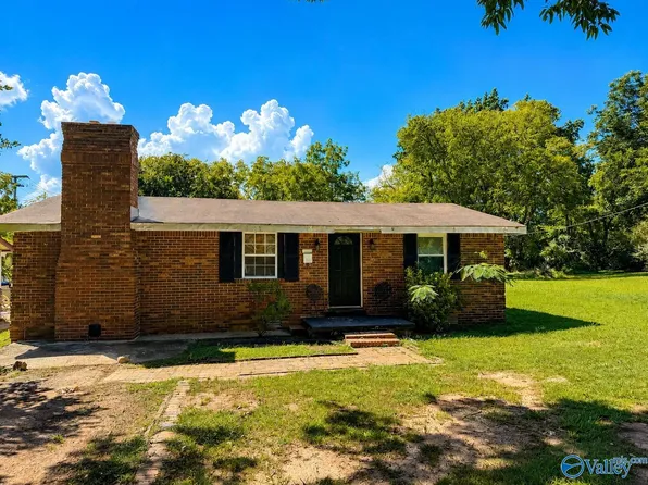 203 10th Ave NW, Decatur, AL 35601