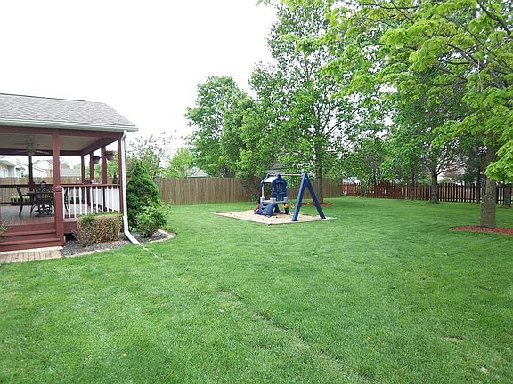 3rd image of 909 Rolling Meadows Dr