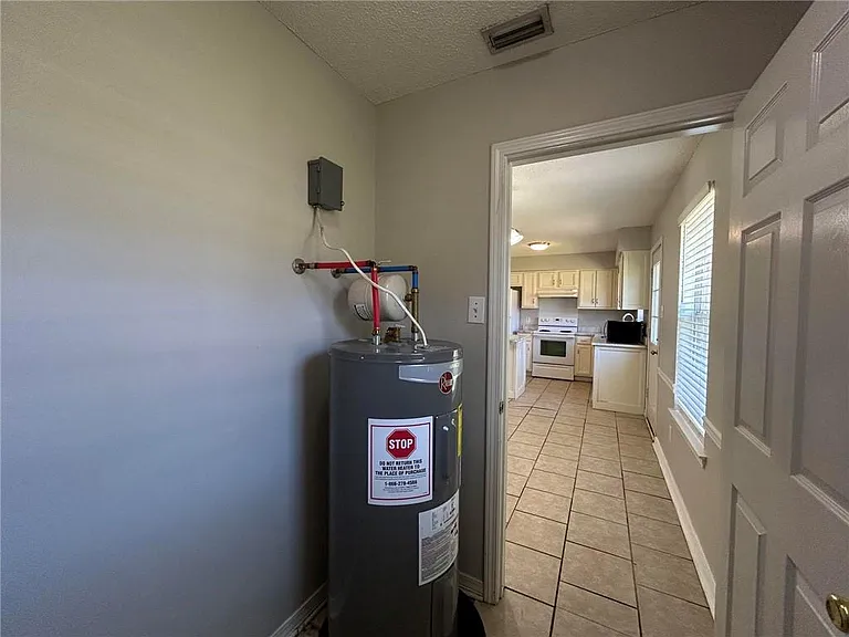 6626 Woodside Ct E — Photo 31
