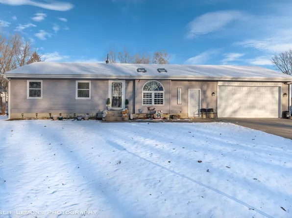 419 N 3rd St, Earlville, IL 60518