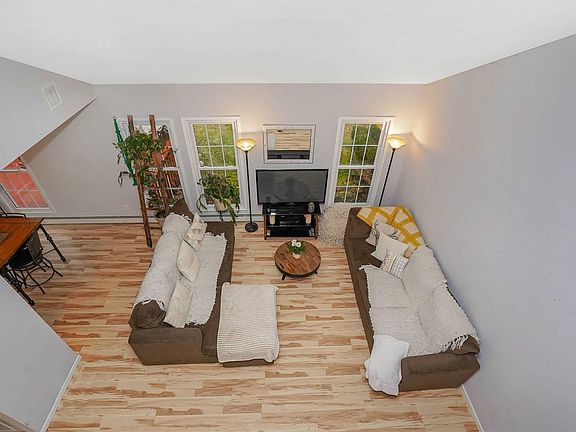 4th image of 179 Garden Gate Ct