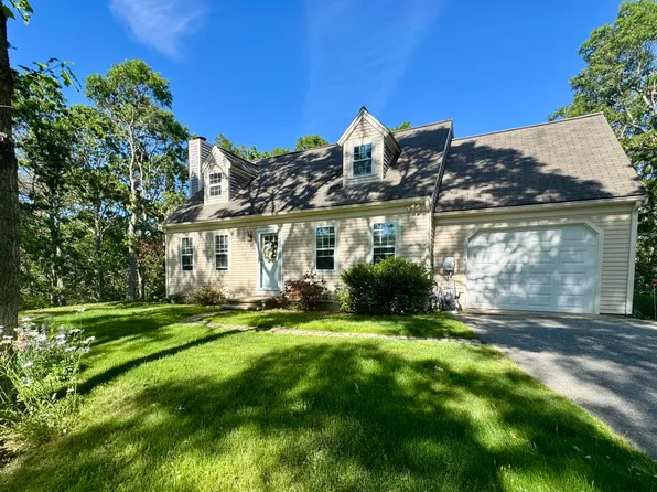 29 Carleton Drive, Mashpee, MA 02649