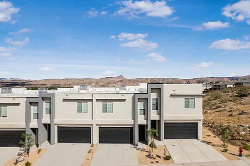 325 S 1930 W Photo 1