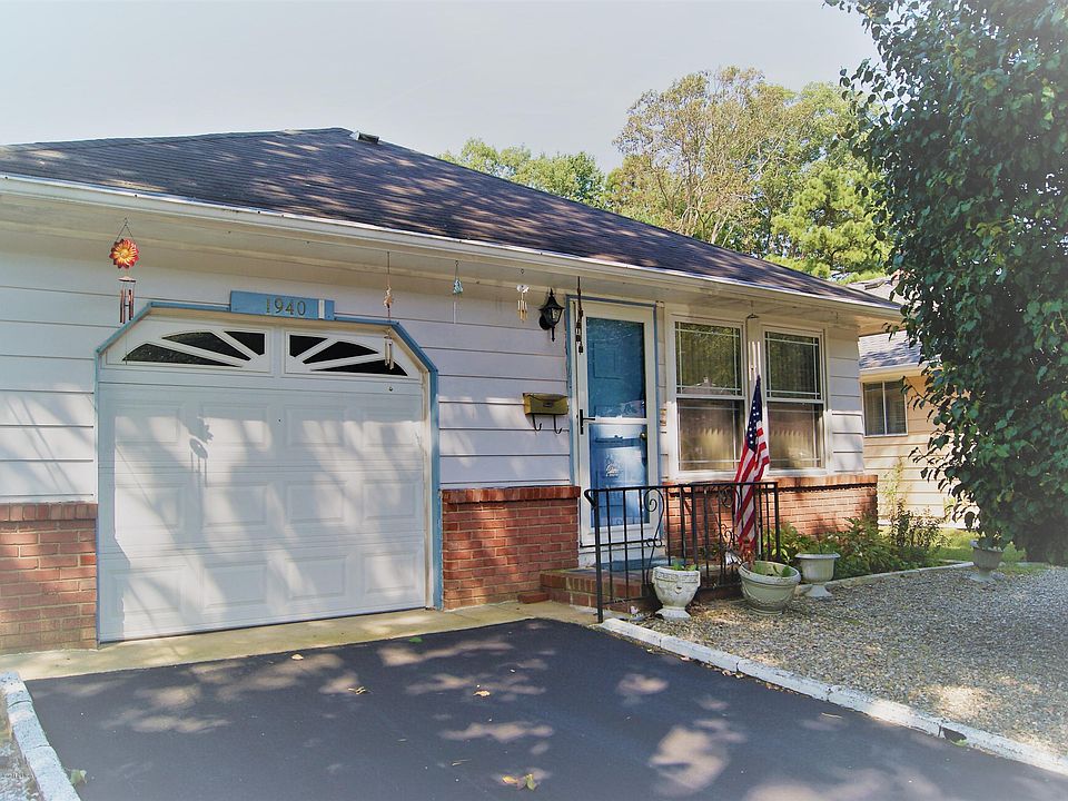 1st image of 1940 Mount Carmel Blvd