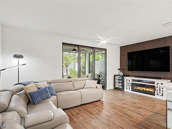 2nd image of 27837 Solis Grande Dr