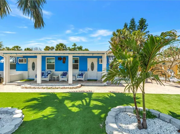 6892 Gulf Winds Dr, Saint Petersburg, FL