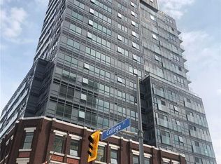181 Huron St #606-C01, Toronto, ON M5T 0C1