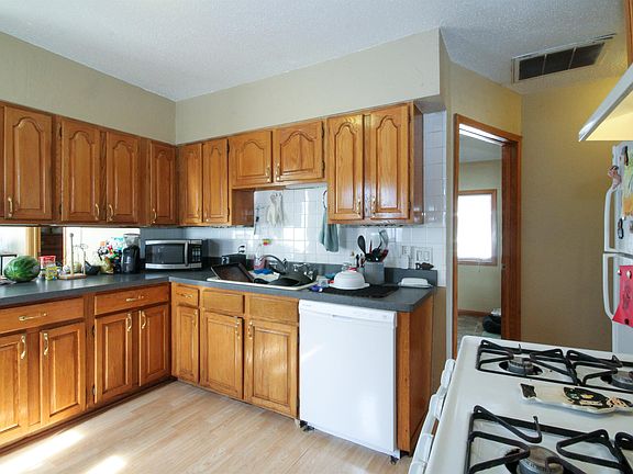 3rd image of 2813 Grand Ave S #2