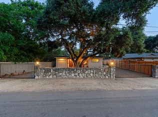 690 Riverside Rd, Oak View, CA 93022