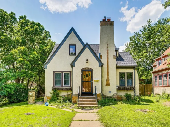 3807 Hubbard Ave N, Robbinsdale, MN 55422