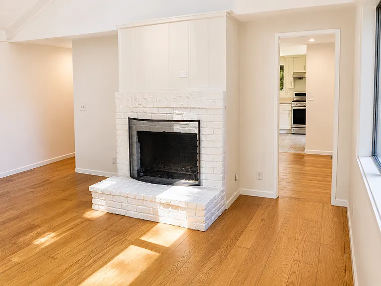 95 Marguerite Ave — Photo 2