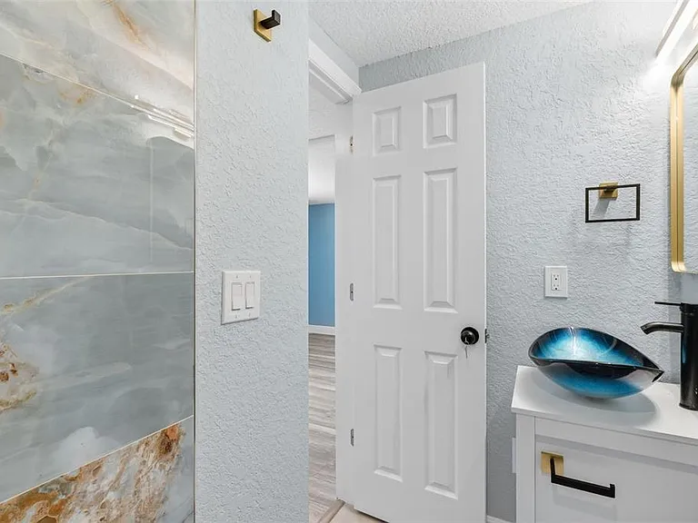 113 145th Ave E #3 — Photo 11