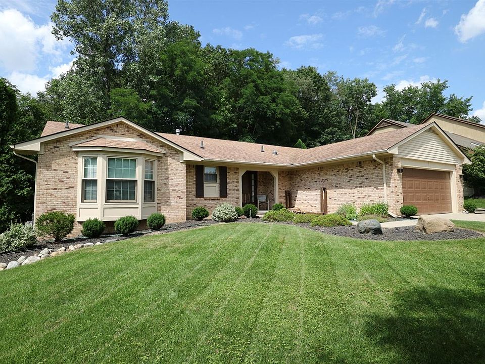 1st image of 38840 Lancaster Dr