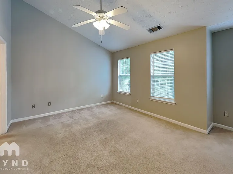 942 Tree Creek Pkwy — Photo 7