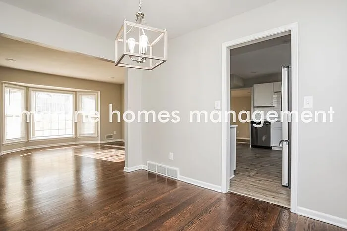 9411 Moody Park Dr — Photo 6