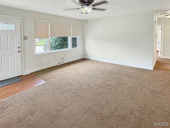 4th image of 410 Gruber Ave