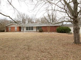 312 E Nottingham Ln, Springfield, MO 65810