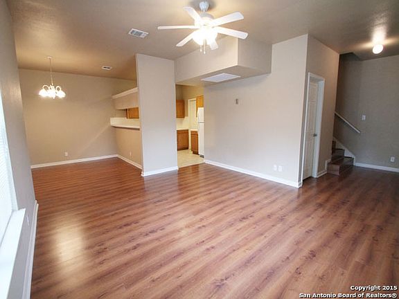 4th image of 48 Chapel Hill Cir