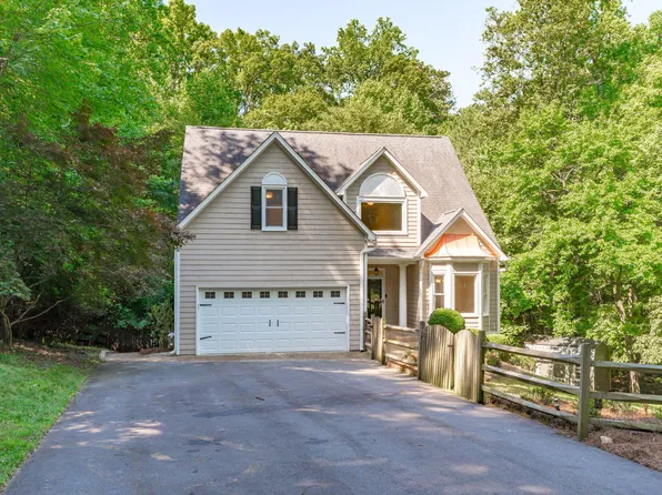 105 Greenbriar Ct, Chapel Hill, NC 27516