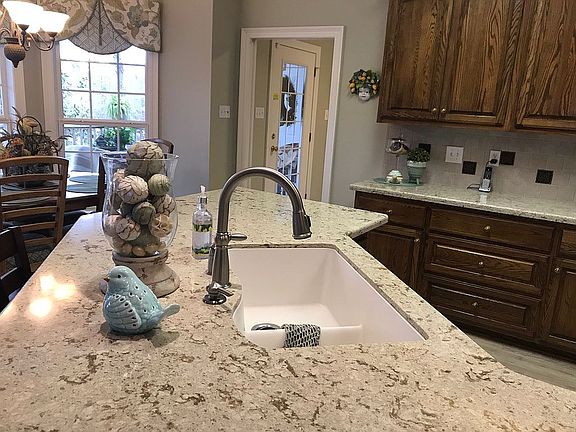 Quartz countertops 