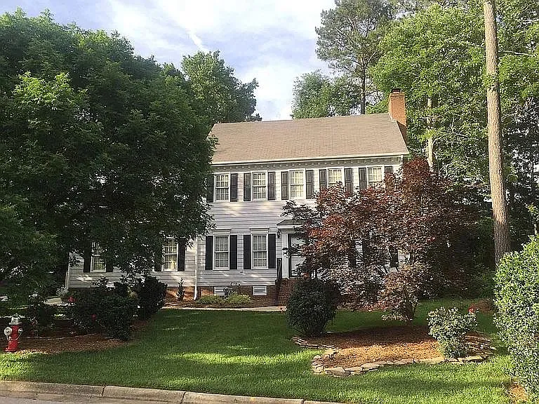 117 Huntsmoor Ln — Photo 2