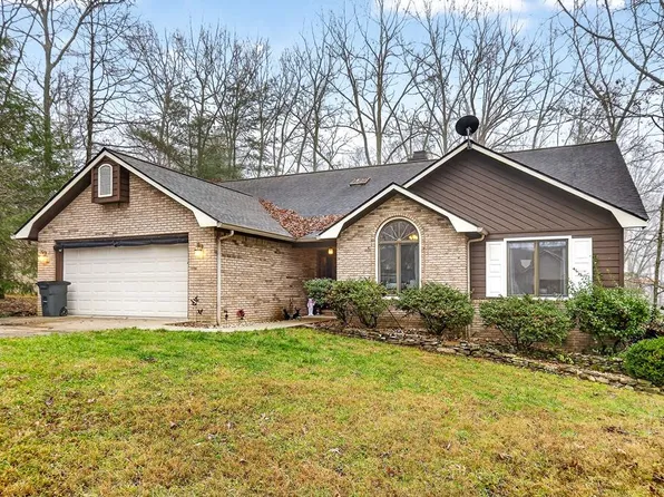 213 Lakeside Dr, Fairfield Glade, TN 38558