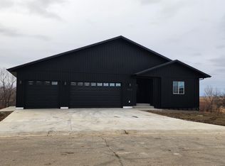 905 Surrey Ave, Surrey, ND 58785