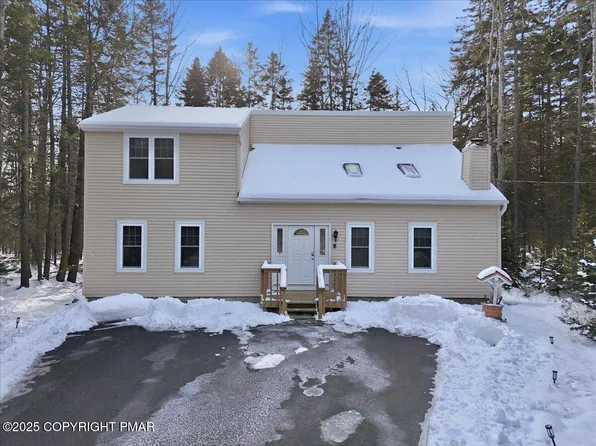 2134 Sheshequin Dr, Pocono Lake, PA 18347