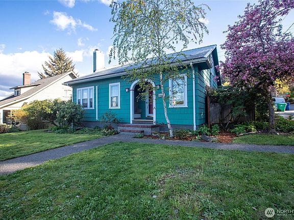 2nd image of 819 Midway Avenue NW
