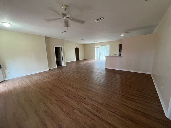 4th image of 2585 Yuma Ave