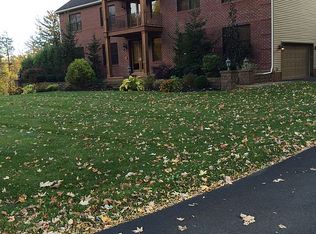 2 Strathmore Dr, Loudonville, NY 12211