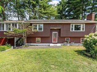 60 Glen Forest Dr, Manchester, NH 03109