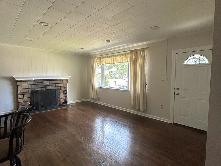 5515 Hill Way — Photo 3