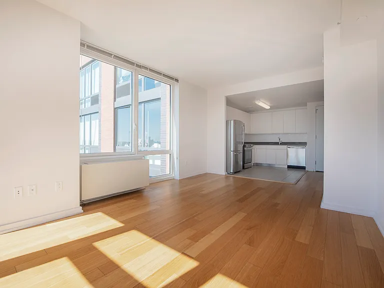 511 47th Ave #12N — Photo 8