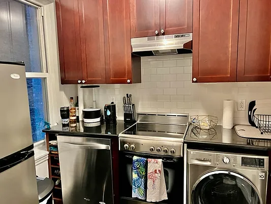 Rented by Bank Neary | media 1