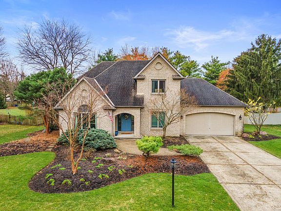 2nd image of 8878 Chateau Dr NW