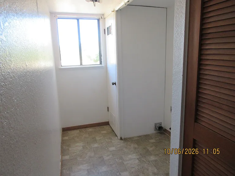 201 W Drummond Ave — Photo 14