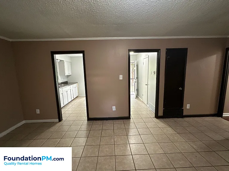 5043 Bowdoin Dr — Photo 8