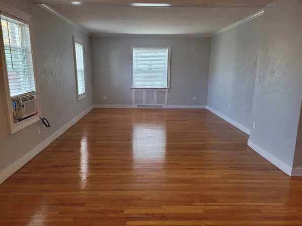 731 Grattan St, Chicopee, MA 01020