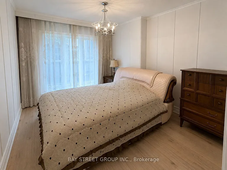 45 Foxwarren Dr #ROOM — Photo 2