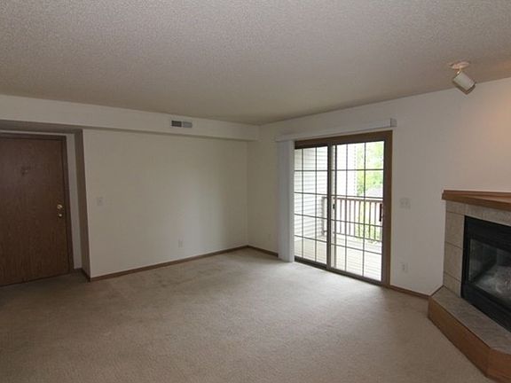 5th image of 2882 Coral Ct APT 201
