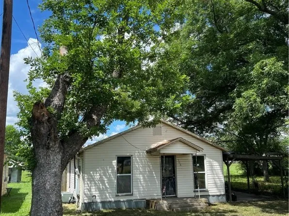 506 E Collins St, Bremond, TX 76629