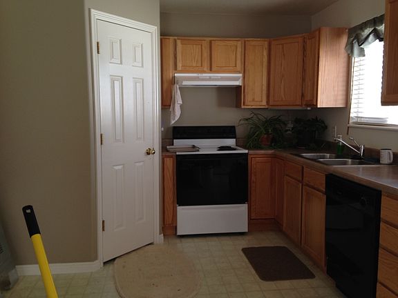 4th image of 343 W Strawberry Pl